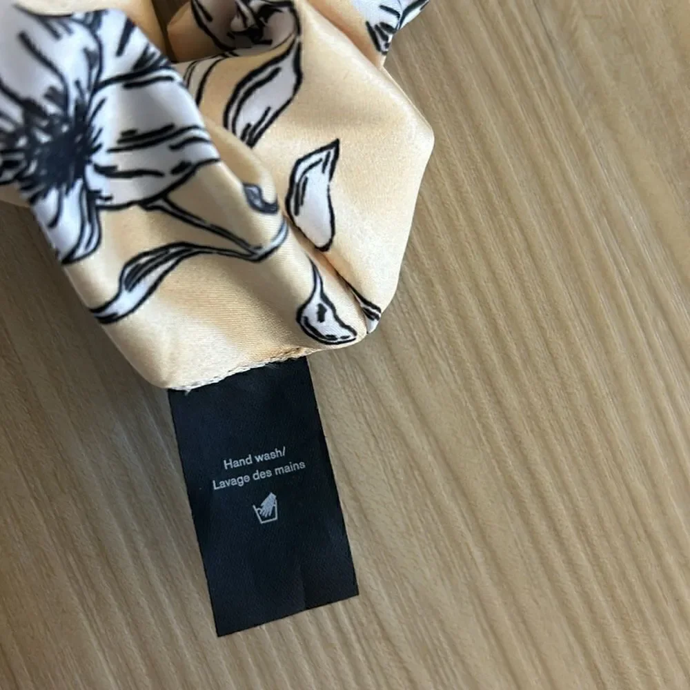 Rag & Bone Addison Wide Scrunchie. Yellow & black. NWOT, yellow, black, white